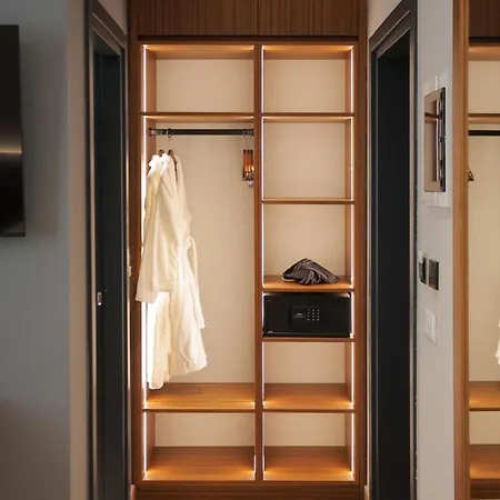 Select Boutique 4* Τίρανα