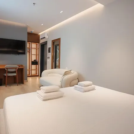 Select Boutique 3* Tirana